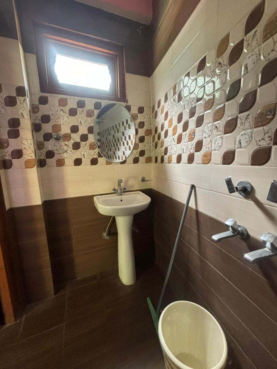 Pahadirovers Homestay & Cafe カソル 部屋 写真
