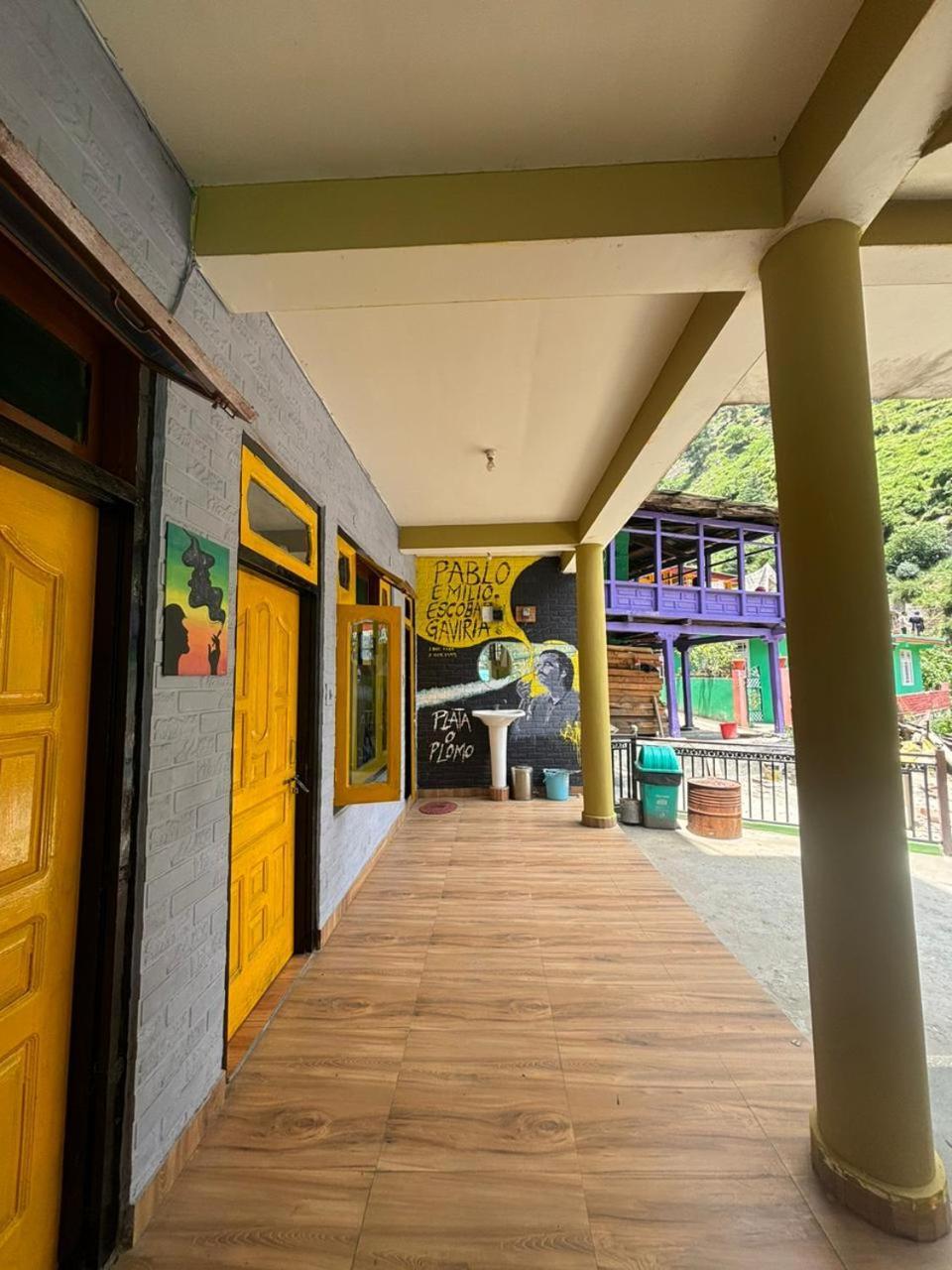 Pahadirovers Homestay & Cafe カソル エクステリア 写真