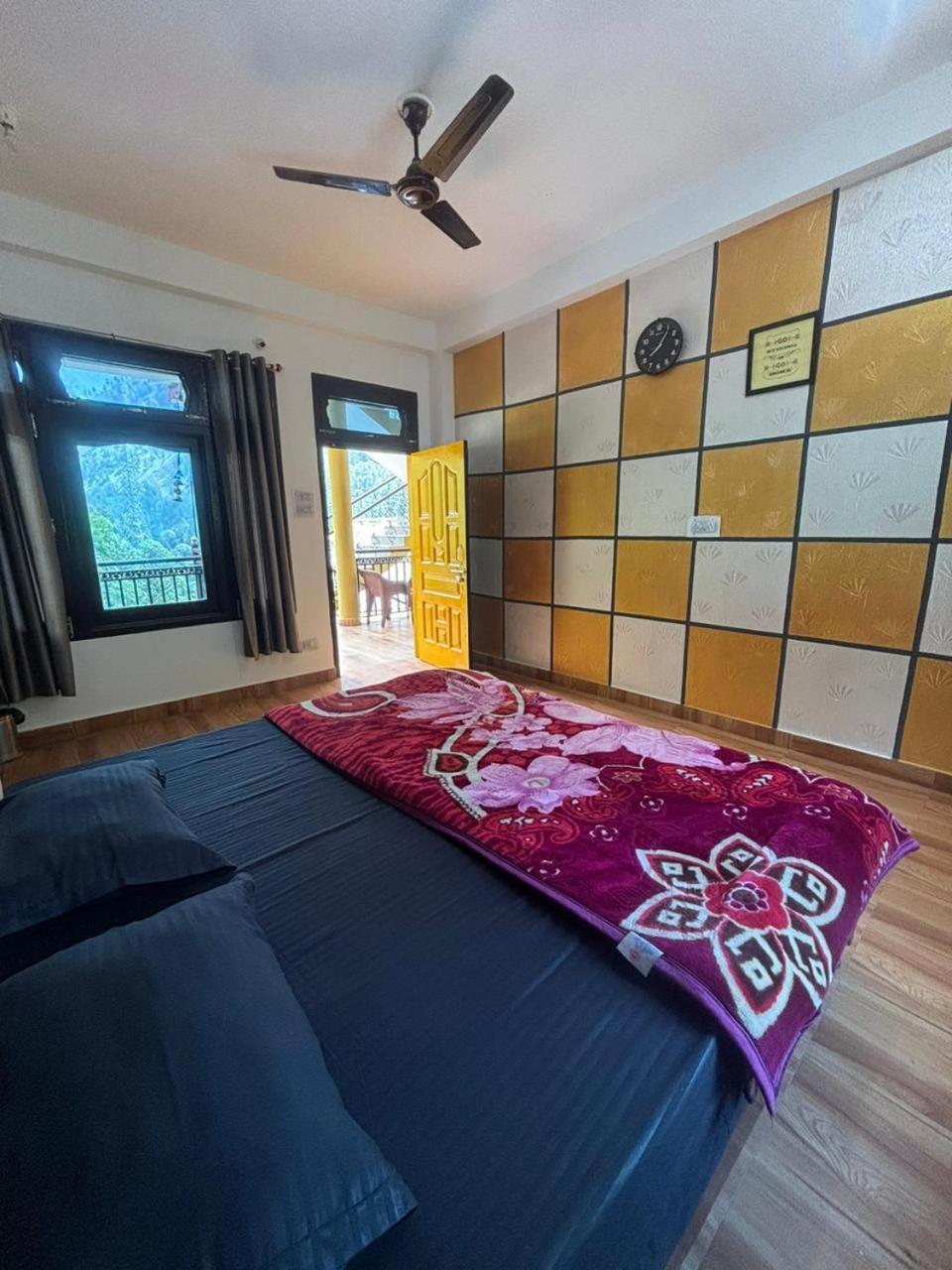 Pahadirovers Homestay & Cafe カソル エクステリア 写真