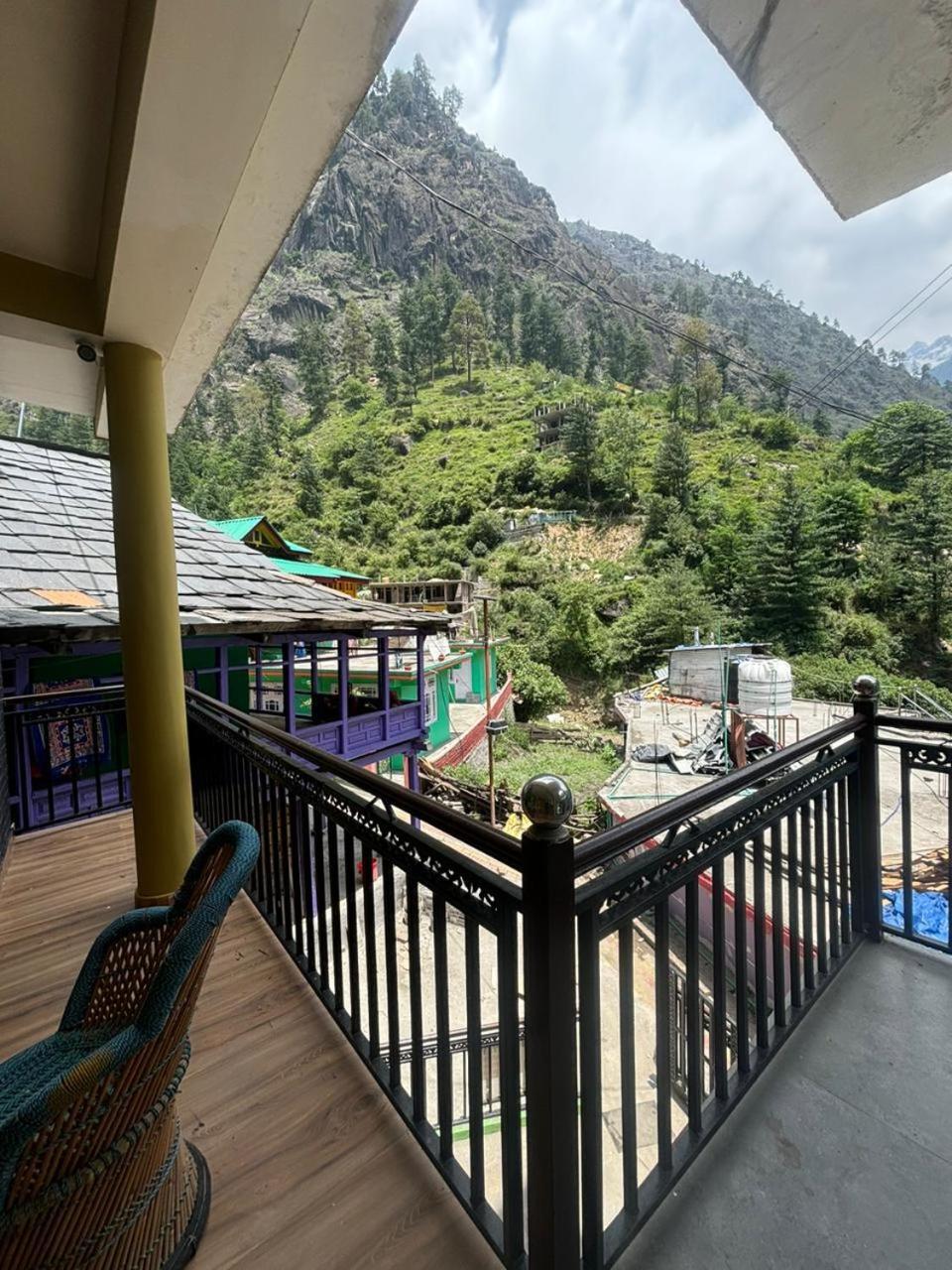 Pahadirovers Homestay & Cafe カソル エクステリア 写真