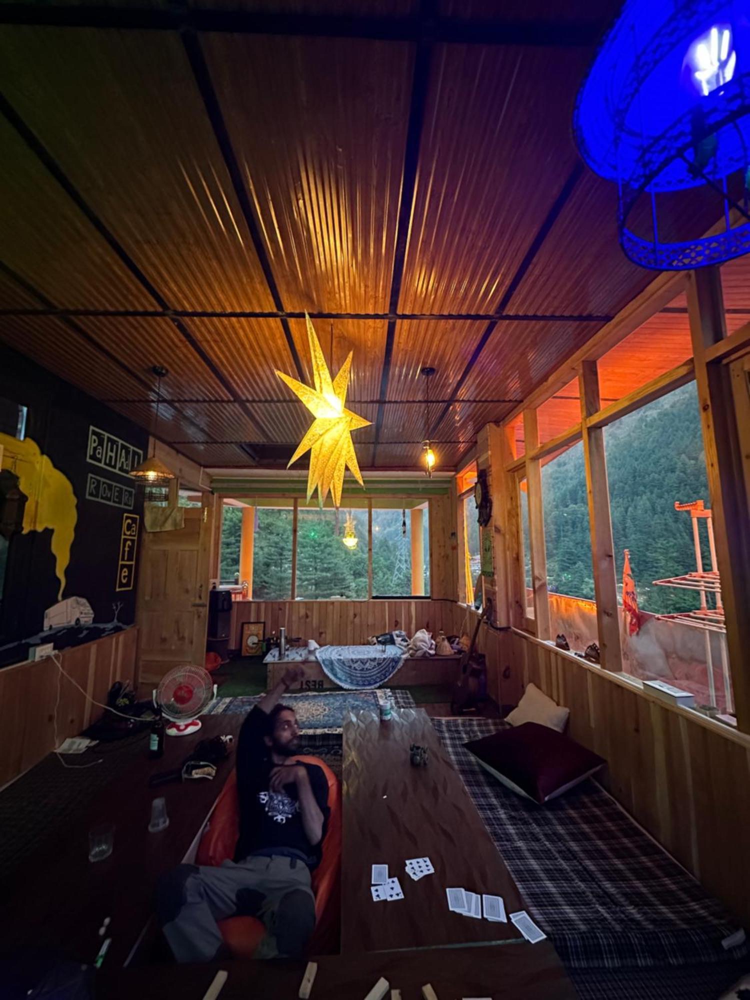 Pahadirovers Homestay & Cafe カソル エクステリア 写真