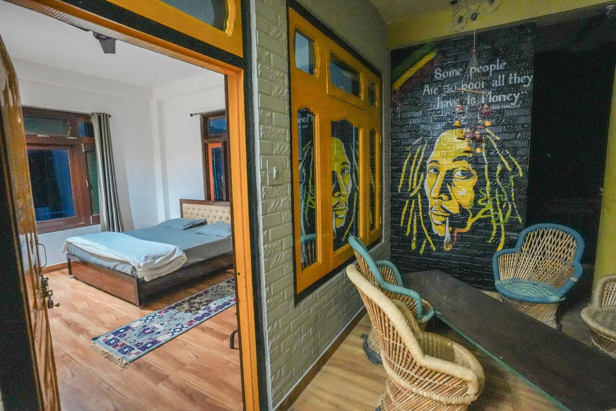 Pahadirovers Homestay & Cafe カソル エクステリア 写真