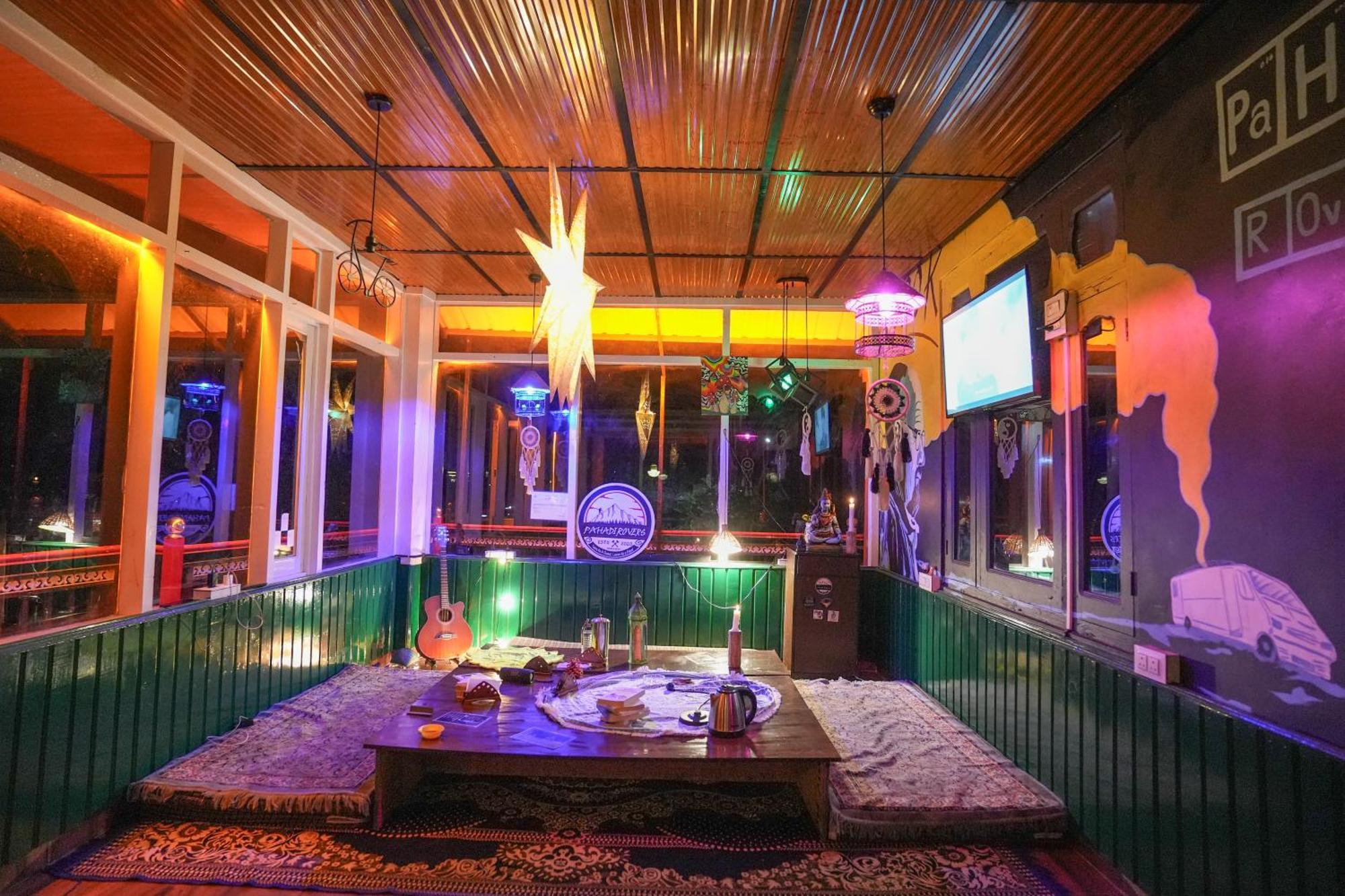 Pahadirovers Homestay & Cafe カソル エクステリア 写真